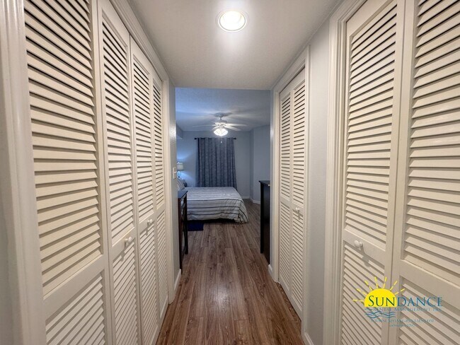 Building Photo - FURNISHED waterfront condo in Desirable In...