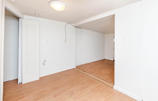 Building Photo - 213 Waugh St