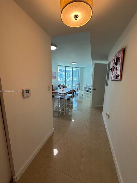 Building Photo - 350 S Miami Ave