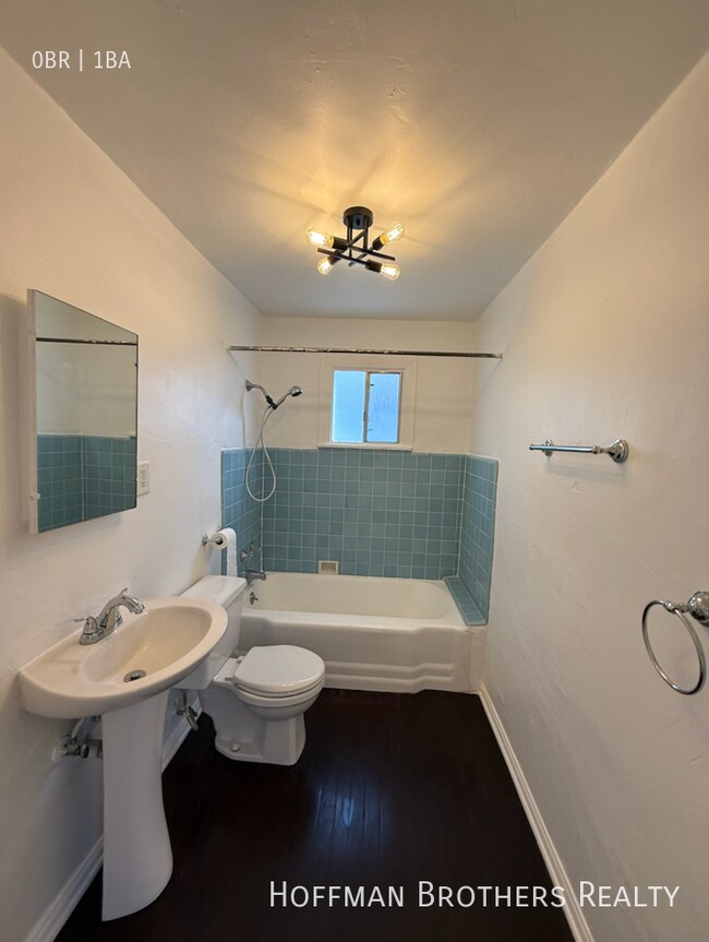 Building Photo - 1452 S Wooster St