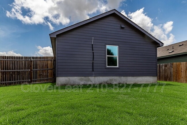 Building Photo - 547 Filibusters Trail