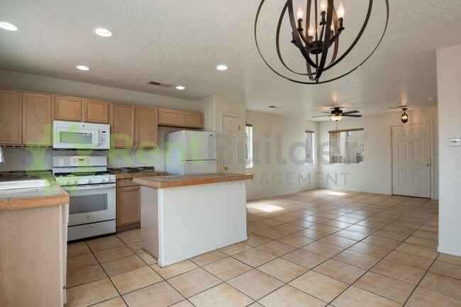 Building Photo - LOWERED PRICE FOR September!
