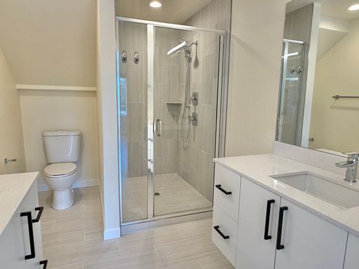 Building Photo - Luxury Sunset Hill Townhome w/ Water View! Available Now!