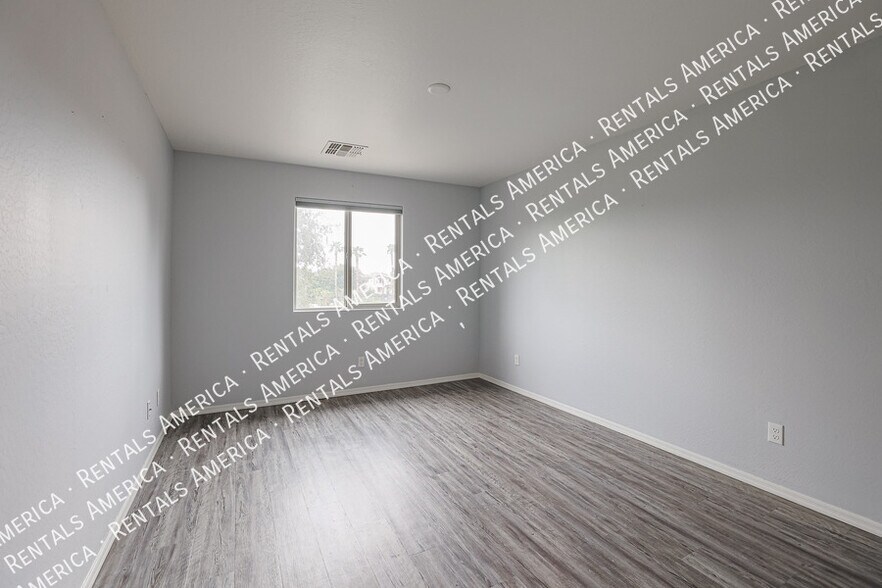 Building Photo - 2810 N 73rd Dr