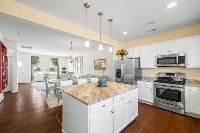 Building Photo - 2 Bedroom Townhome in Beautiful Magnolia G...