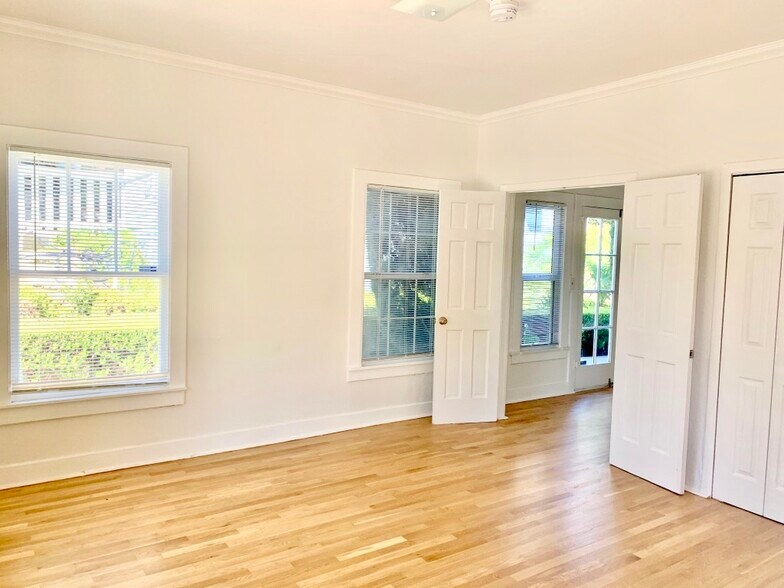 Building Photo - 610 Parkman Ave