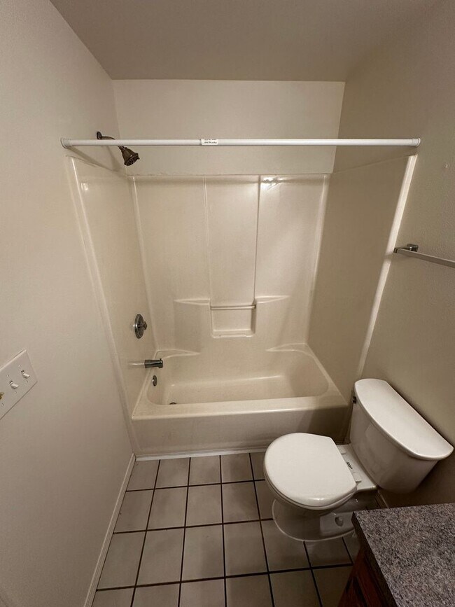 Building Photo - Recently Renovated Two Bedroom Two Bath Duplex