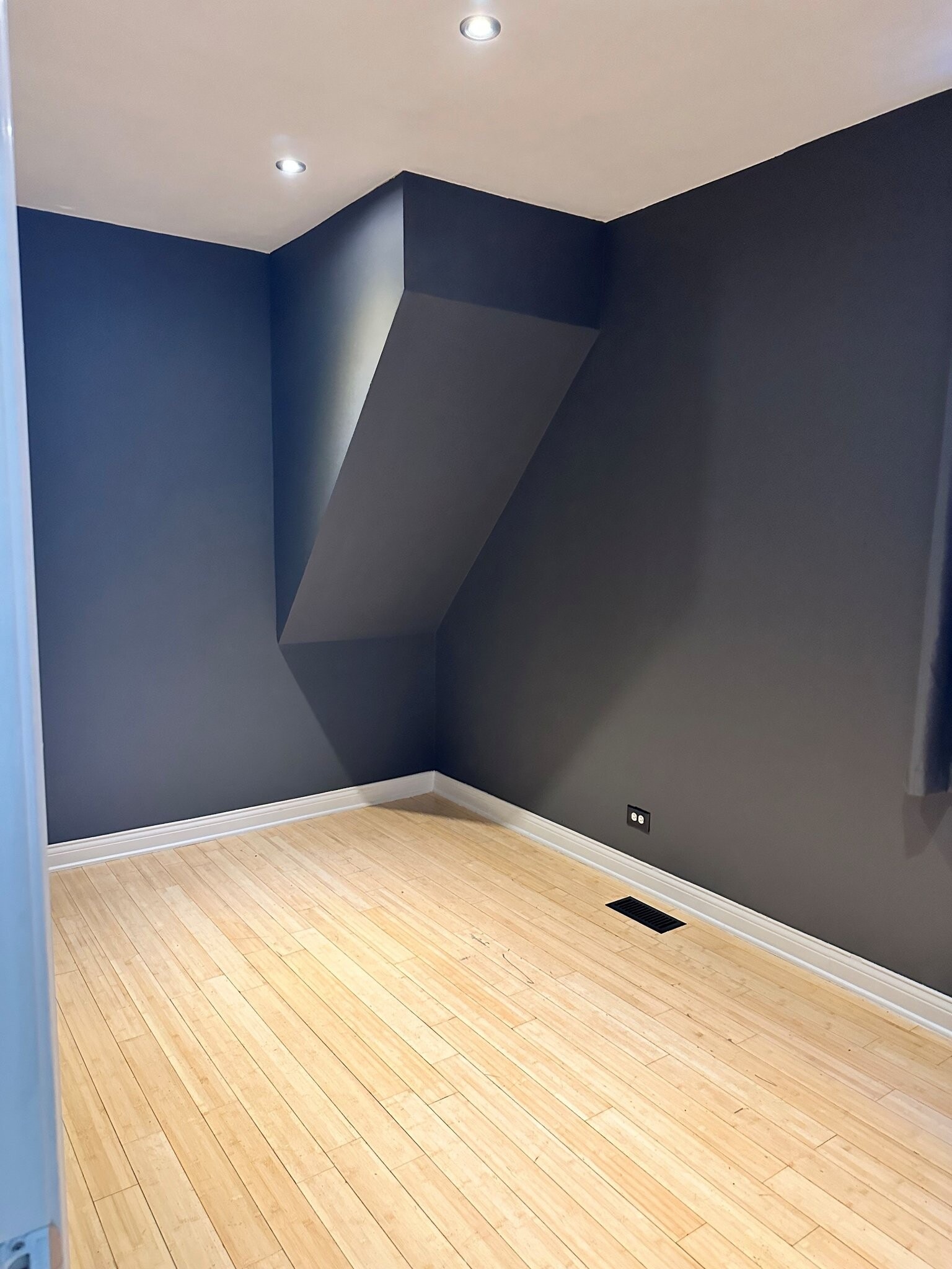 Building Photo - 2521 N Linder Ave