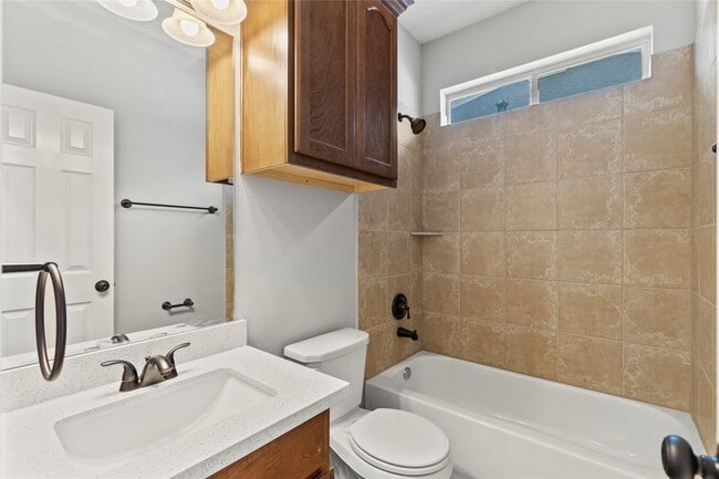 Building Photo - 521 Ironwood Forest Dr