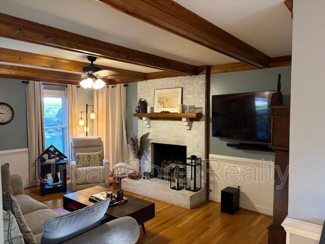 Building Photo - 7949 Flag Tail Dr