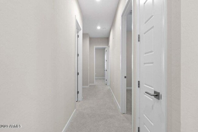 Building Photo - 4815 E Village Dr