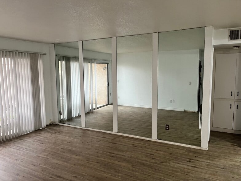 Building Photo - 1101 West Macarthur Boulevard