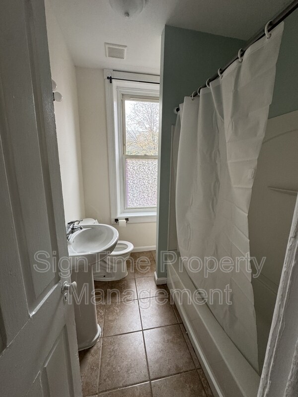 Building Photo - 40-42 East Franklin Street - 1