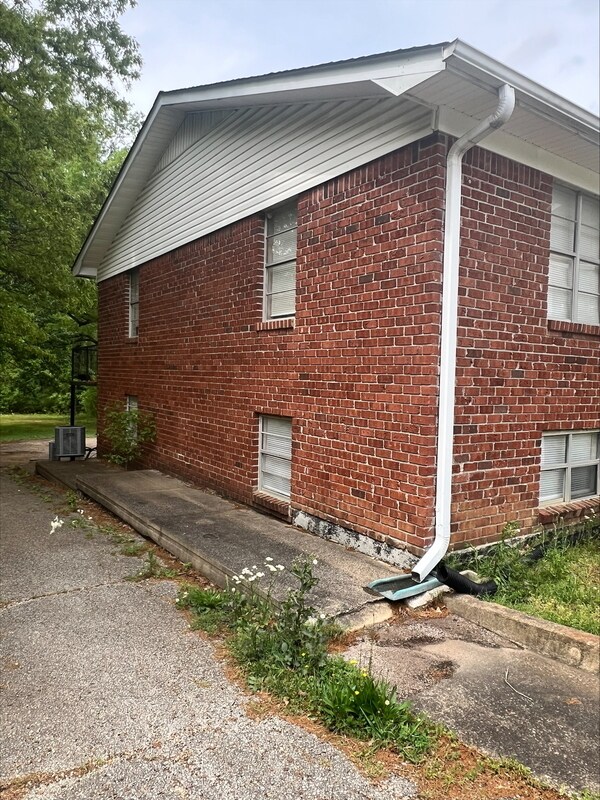 Building Photo - 115 Old Denmark Rd