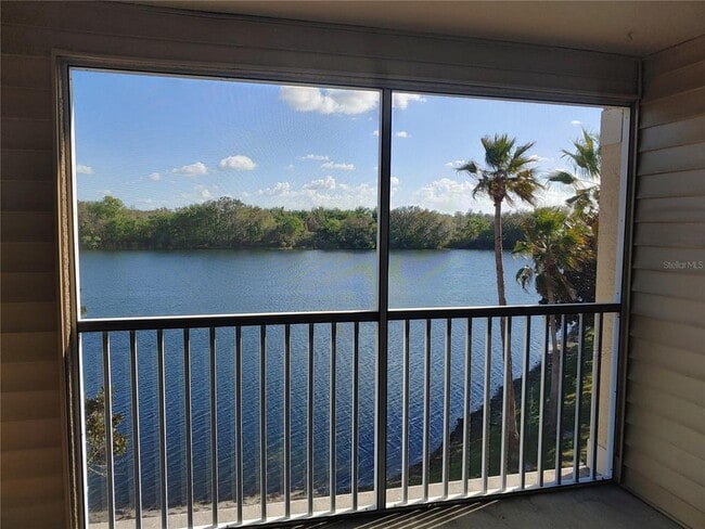 Building Photo - 1969 Summer Club Dr