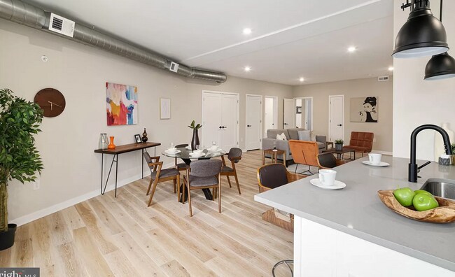 Building Photo - 3712 Midvale Ave