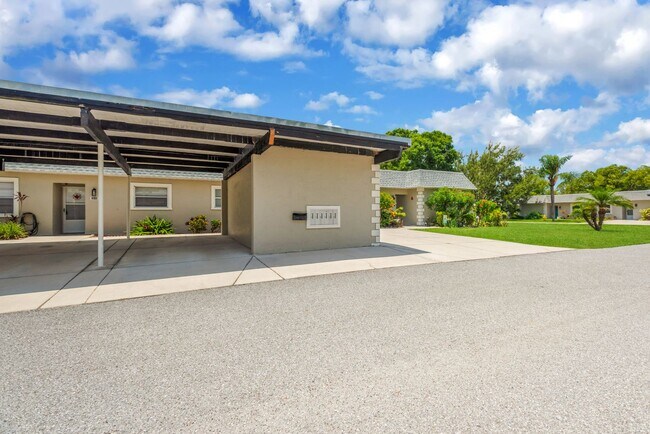 Building Photo - Golf Course Condo on Seven Springs Golf and Country Club