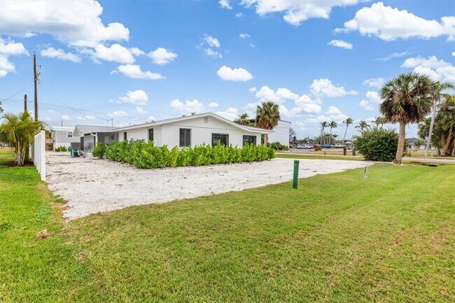 Building Photo - 1950 Nebraska Ave