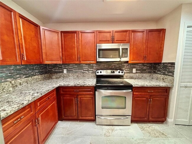 Building Photo - 11615 NW 23rd Ct