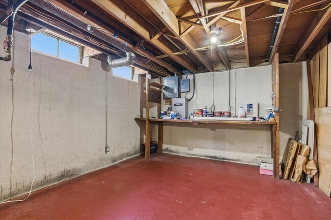 Building Photo - 1510 Barnard Rd