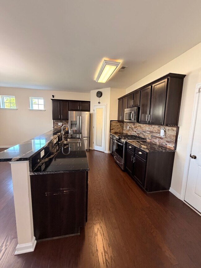 Building Photo - 42 Kilverstone Way