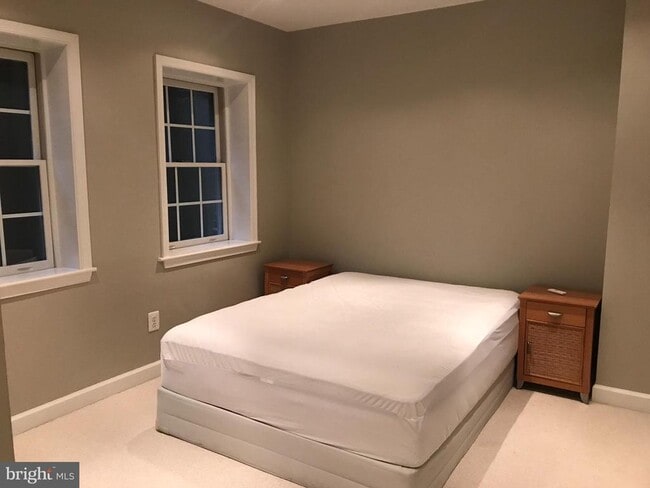 Building Photo - 1406 Ingleside Ave