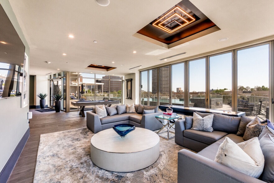 Building Photo - Carlisle and Vine