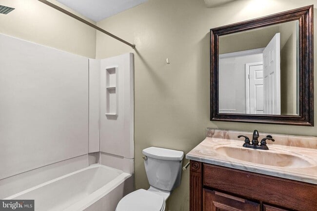 Building Photo - 105 Mulberry Cove