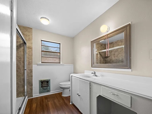 Building Photo - 1522 N Ross Ave
