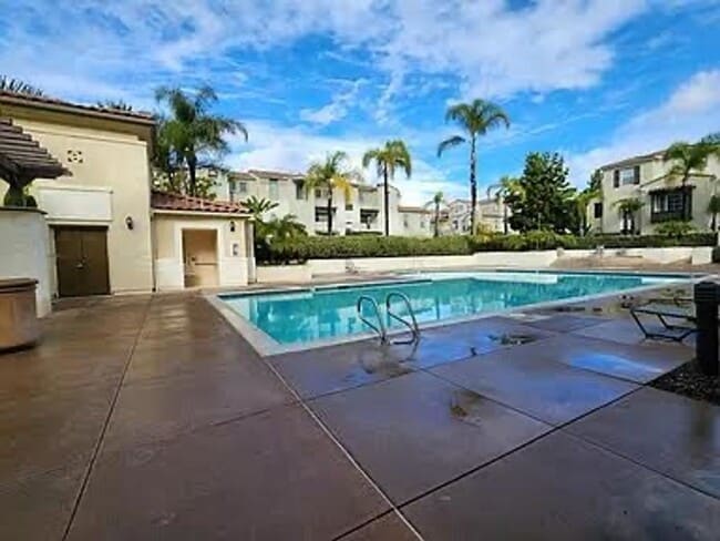 Building Photo - Updated with Pool, 3 Bd 2.5 Ba Chula Vista...