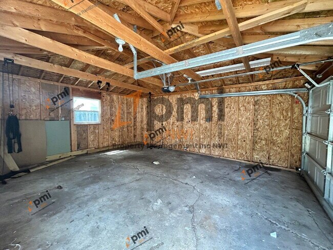 Building Photo - 3 Walnut Pkwy