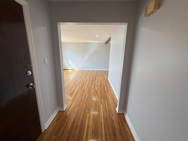 Building Photo - 4 Sayles St