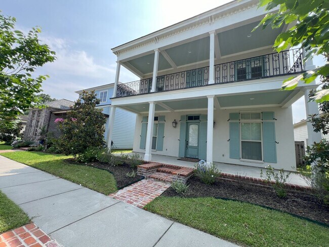 Primary Photo - Stunning 4 bedroom, 3 bathroom 2 story hom...