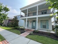 Building Photo - Stunning 4 bedroom, 3 bathroom 2 story hom...