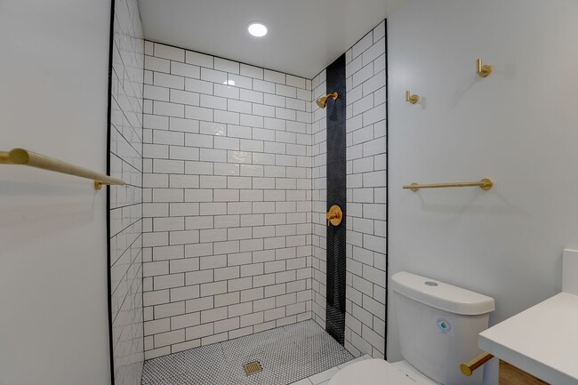 Interior Photo - The Leland I