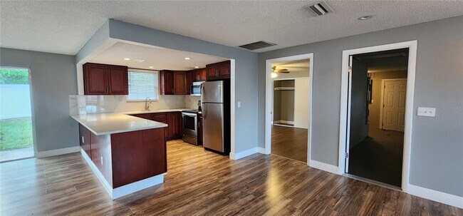 Building Photo - 2408 Kimberly Dr