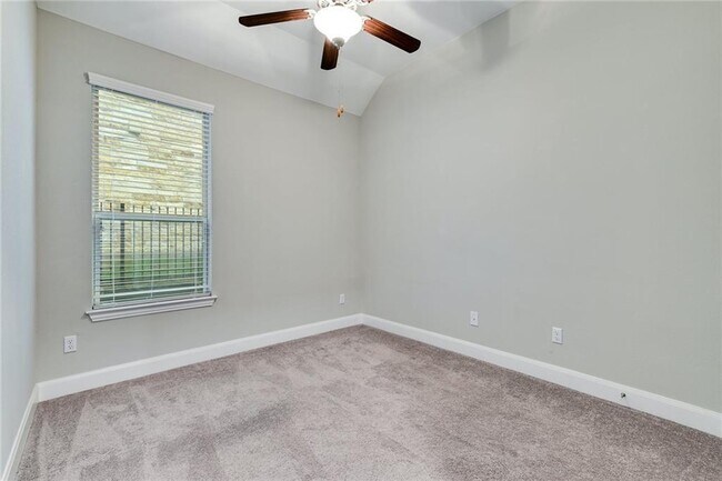 Building Photo - 204 Maxwell Way