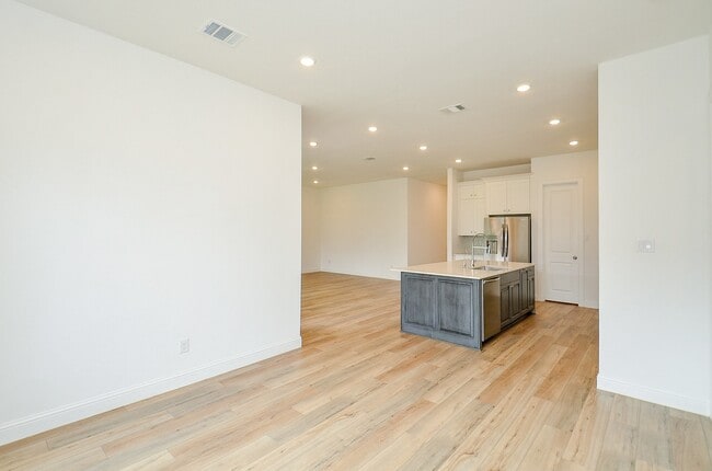 Building Photo - 4827 Avon Ridge Way