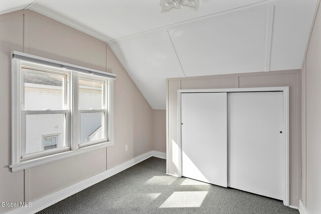 Building Photo - 175 York Ave