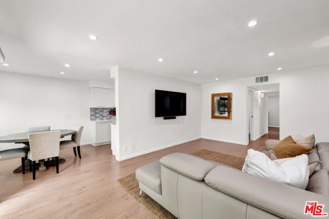 Building Photo - 4720 Park Granada