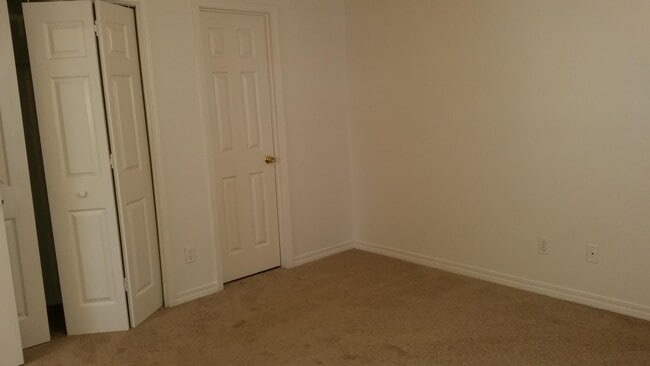 Building Photo - 561 Florosa Ct