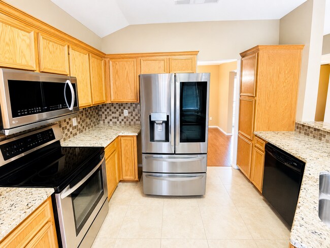 Building Photo - AVAILABLE JULY 15; APPLY AT OUR WEBSITE TODAY!!
