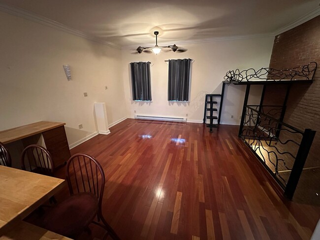 Building Photo - Beautiful Studio Apartment in Fishtown wit...