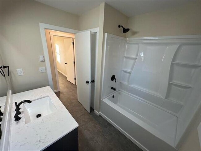 Building Photo - 205 NE 5th St