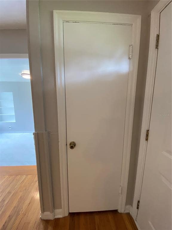 Building Photo - 1044 N Bumby Ave