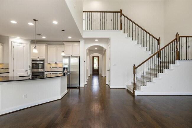 Building Photo - 21909 Esmeralda Dr