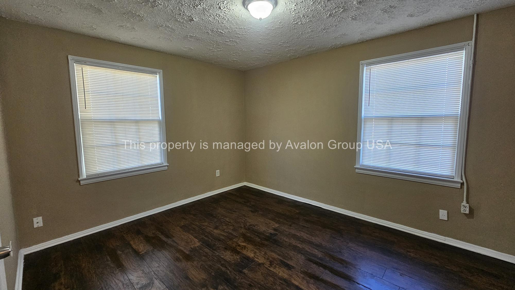 Building Photo - 8052 Hawthorne St