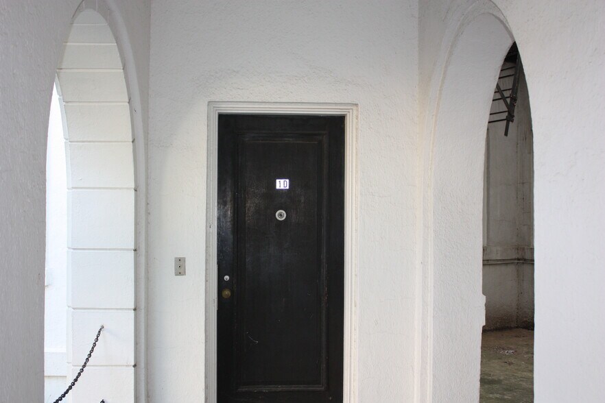 Building Photo - 3409 Greenway