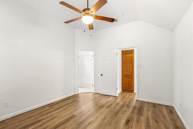 Building Photo - 1802 Ramona Cir