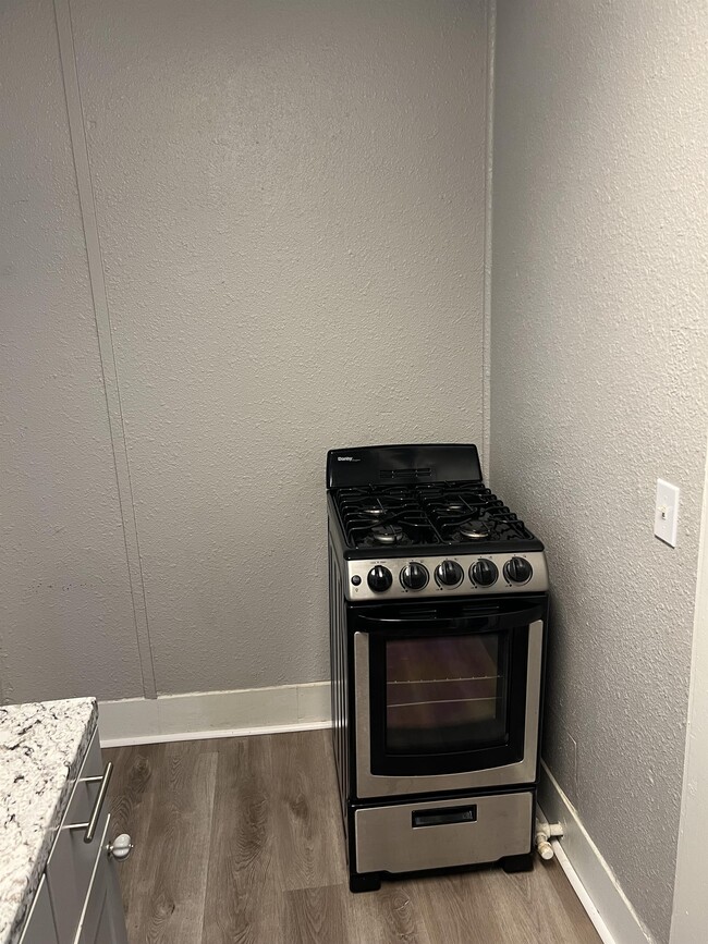 Building Photo - 4207 N Beaver Ave